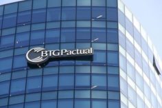 mil millones de dólares en STO