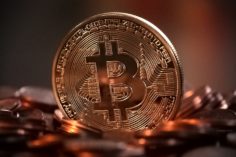bitcoin no consigue superar los 11 mil