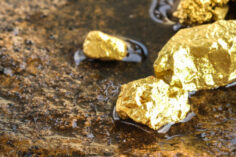El oro vuelve a ser la mejor manera de guardar dinero y no las criptomonedas